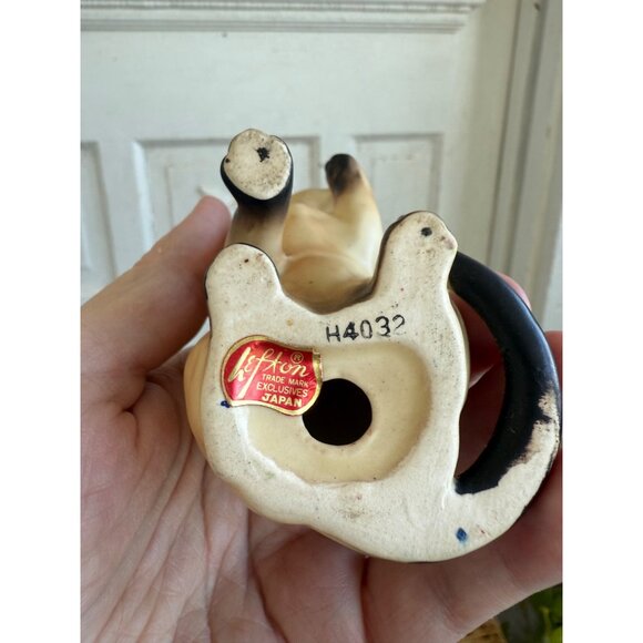 Vintage MCM Lefton Siamese Cat Figurine Cleaning Paw - Picture 6 of 9